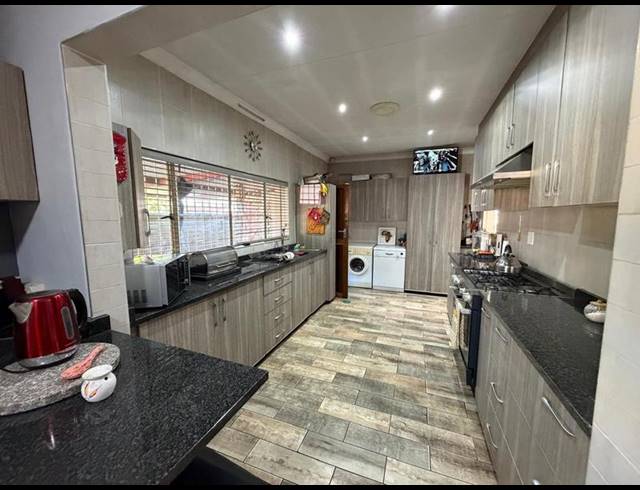 3 BEDROOM HOUSE FOR SALE IN DASPOORT